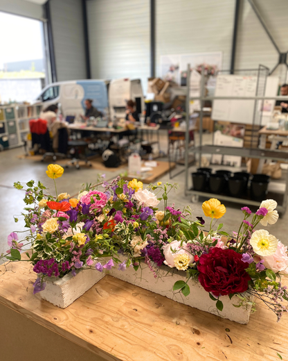 Dessus de cercueil en fleurs fraîches