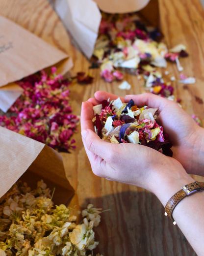 Confettis en fleurs séchées