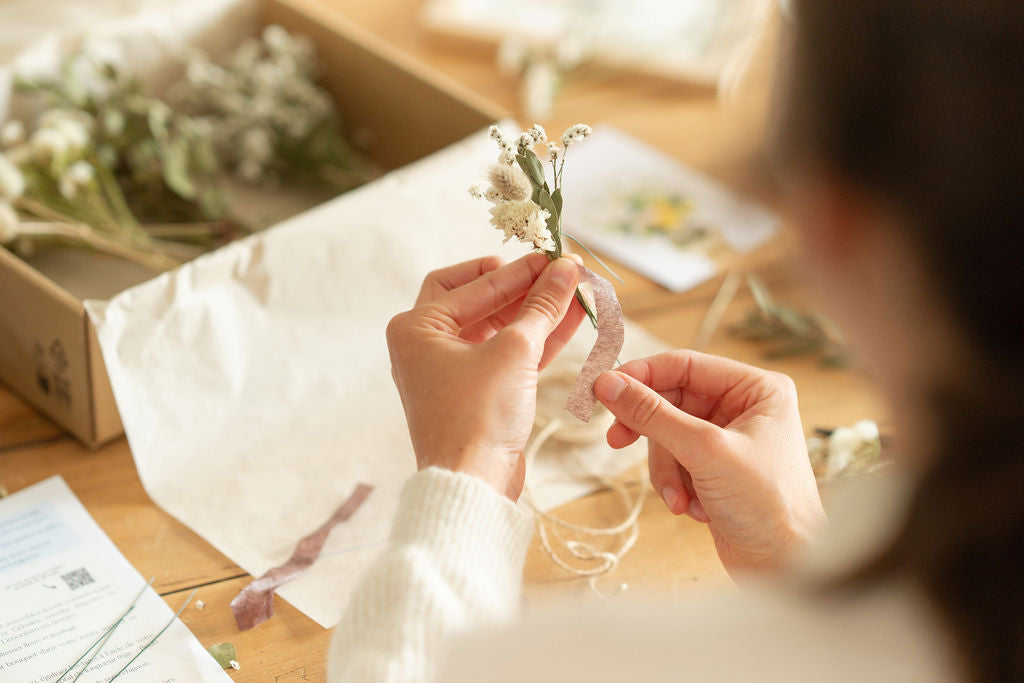 Kit à réaliser DIY - 10 Pics à chignon en fleurs séchées - Blanc
