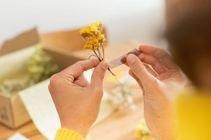 Kit à réaliser DIY - 10 Pics à chignon en fleurs séchées - Jaune